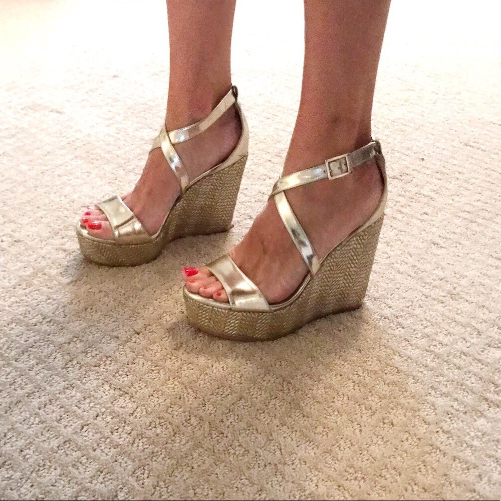 ✨JIMMY CHOO Perla Wedge Sandal, Gold (39)